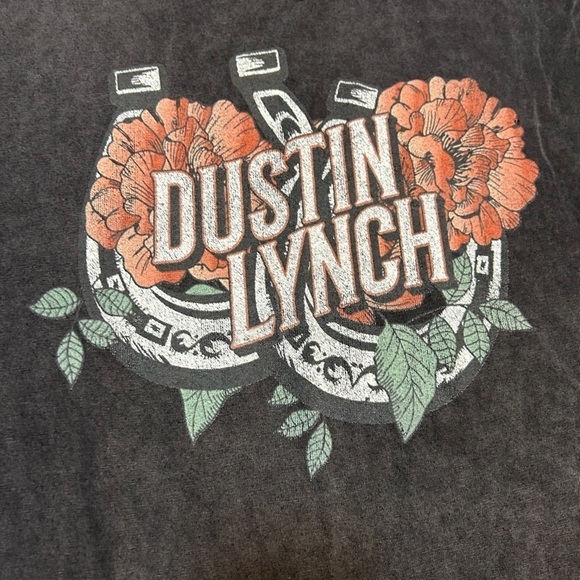 🛍️ 2/$12
DUSTIN LYNCH concert band short sleeve tee shirt. EUC. - Picture 2 of 4